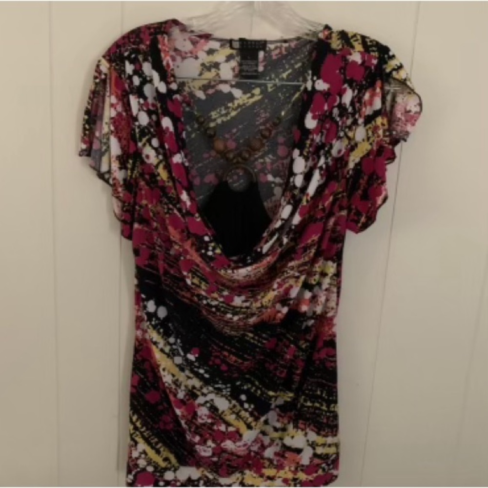 Excellent Preowned Condition Carole Little Top Size L. Very cute see all photos